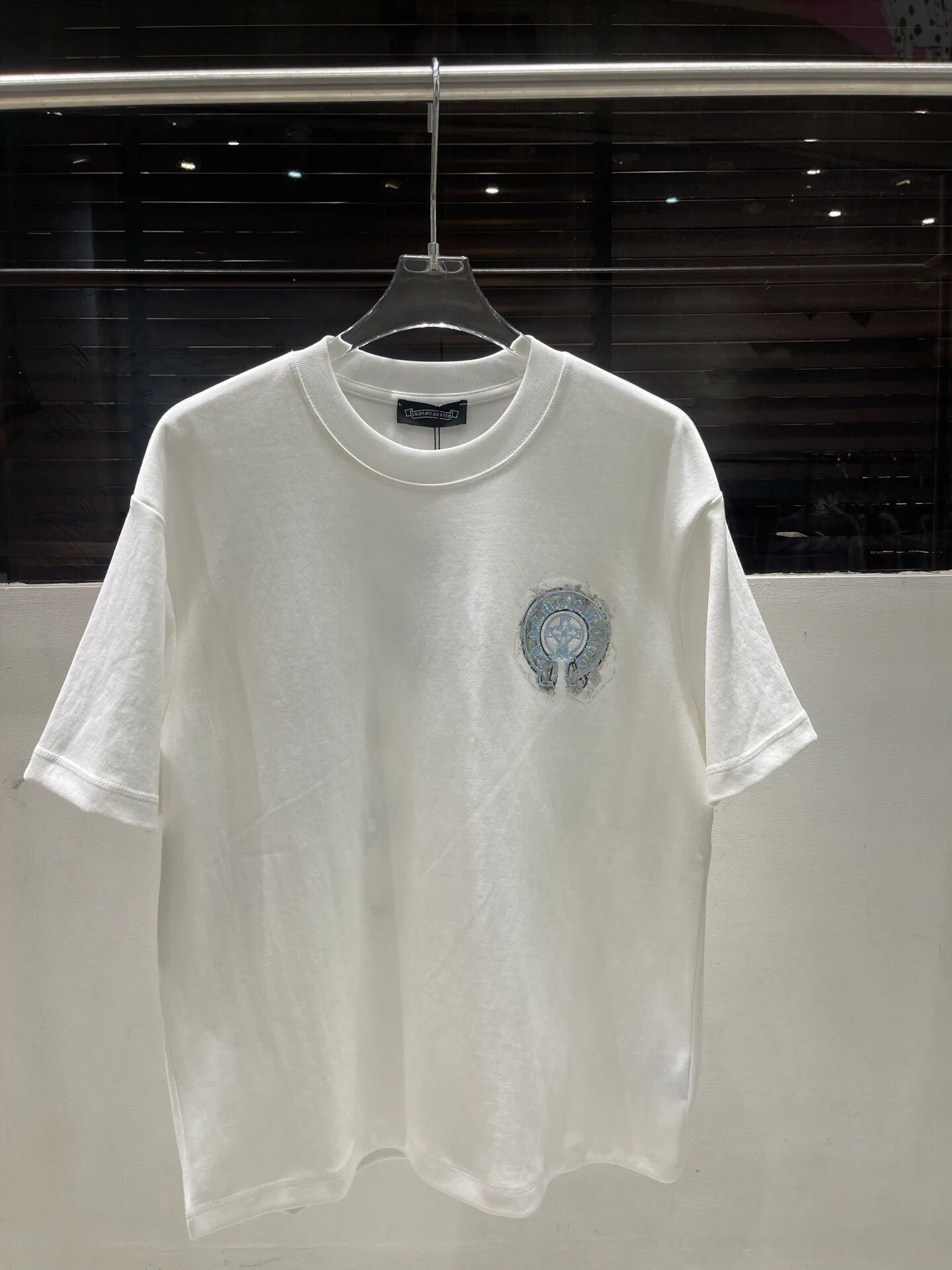 T ， ， 。 White（ + ） Black（ + ） 。 Same Style :White Sizes:M~3XL :6035
